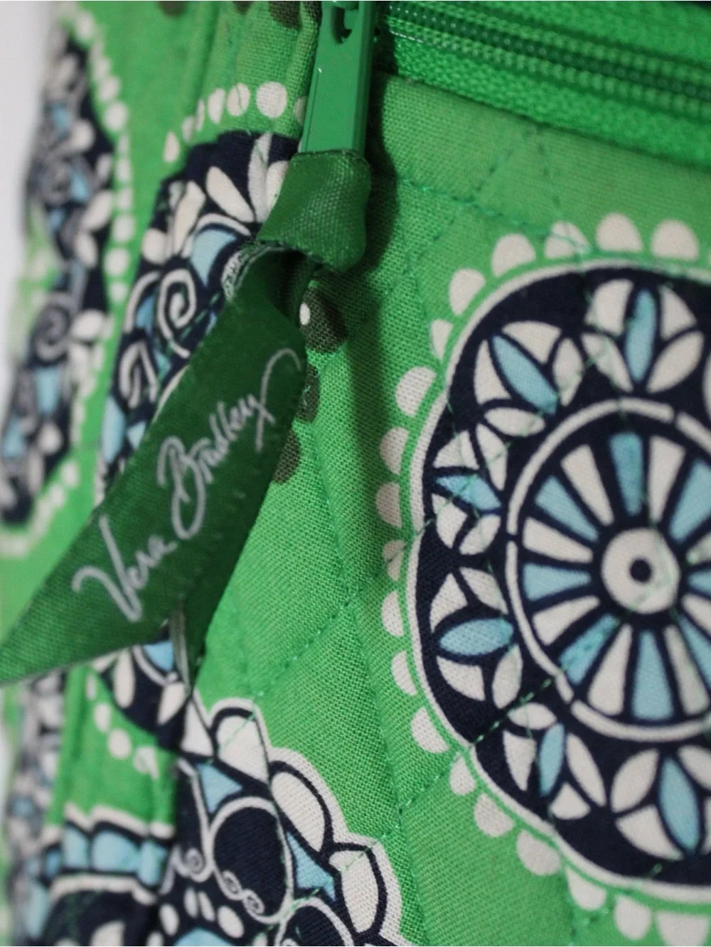 VERA BRADLEY Green Cupcakes retired print Large Toggle Tote Bag